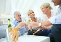 70岁老人适合喝酒吗 喝酒后应该怎么办